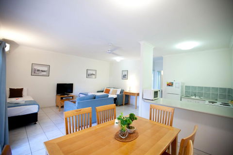Trinity Beach Pacific - Accommodation Guide 10
