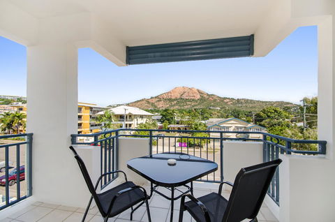 Madison Ocean Breeze Apartments - Accommodation Asia 5