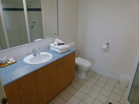 Madison Ocean Breeze Apartments - Accommodation Asia 32