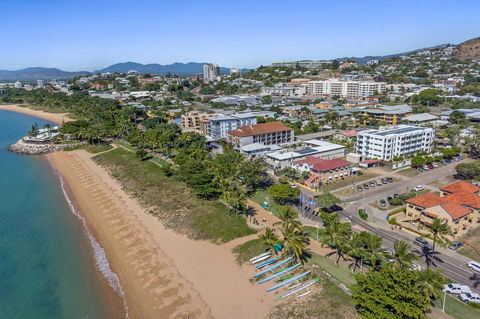 Madison Ocean Breeze Apartments - Accommodation Asia 4