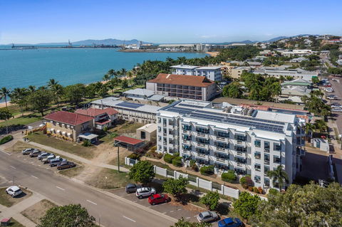 Madison Ocean Breeze Apartments - Accommodation Asia 3