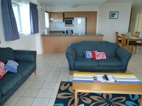 Madison Ocean Breeze Apartments - Accommodation Asia 21