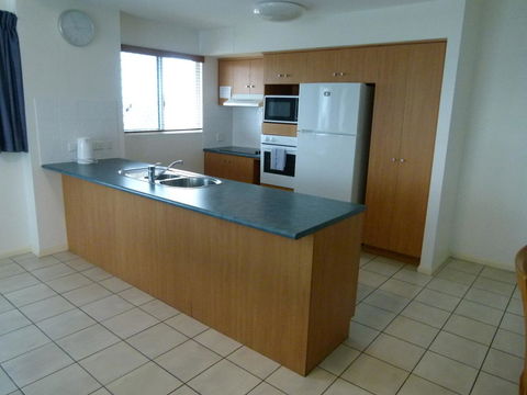 Madison Ocean Breeze Apartments - Accommodation Asia 24