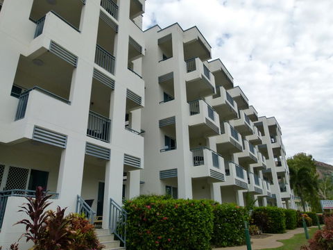 Madison Ocean Breeze Apartments - Accommodation Asia 7