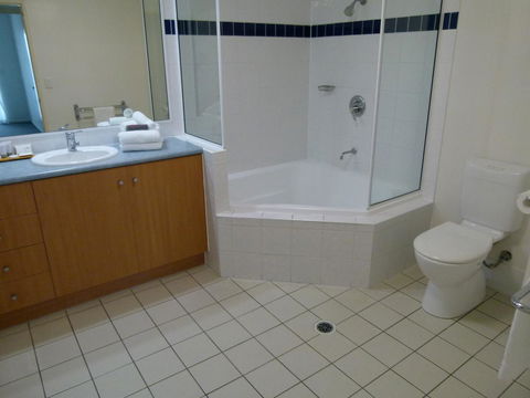 Madison Ocean Breeze Apartments - Accommodation Asia 33
