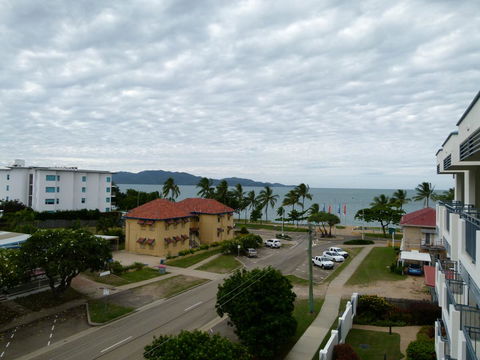 Madison Ocean Breeze Apartments - Accommodation Asia 39