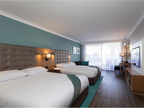 Sea World Resort - Accommodation Asia 1