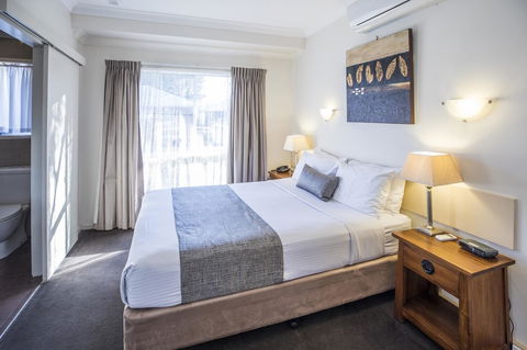 Emerald Maraboon Motor Inn - Accommodation Asia 0