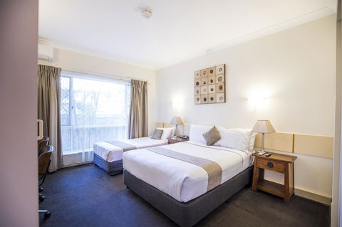 Emerald Maraboon Motor Inn - Accommodation Asia 41