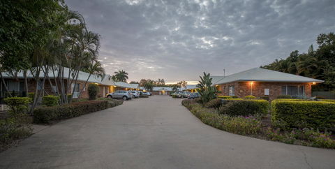 Emerald Maraboon Motor Inn - Accommodation Asia 8