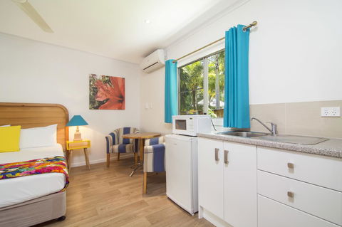 Port Douglas Motel - Accommodation Guide 38