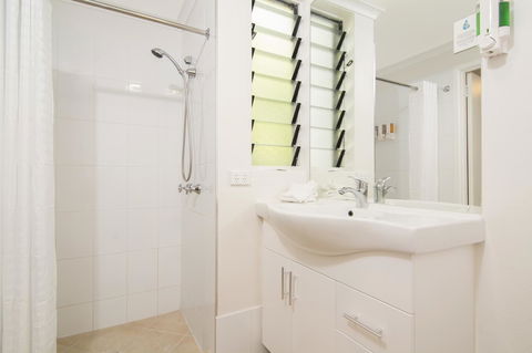 Port Douglas Motel - Accommodation Guide 42