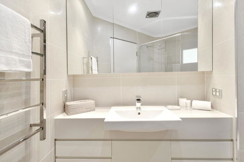 Allambi - Accommodation Asia 8