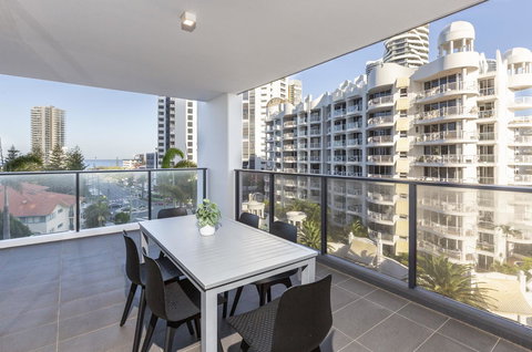 Qube Broadbeach - Accommodation China 41