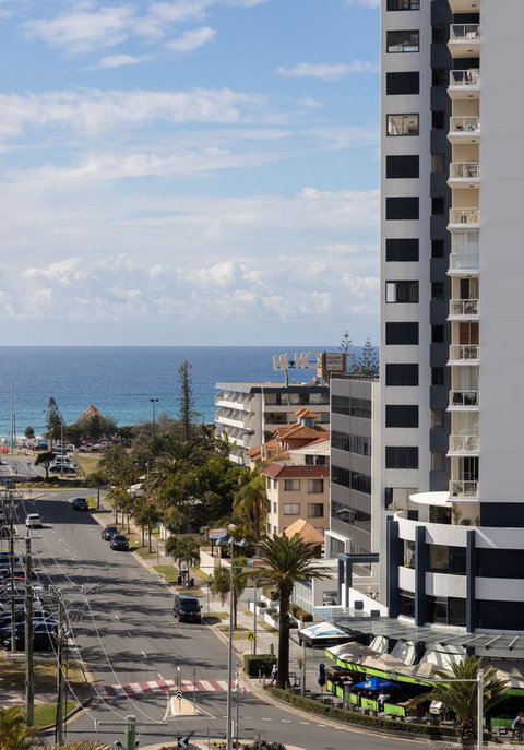 Qube Broadbeach - Accommodation China 8