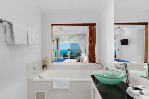 Bellevue At Trinity Beach - Accommodation China 3