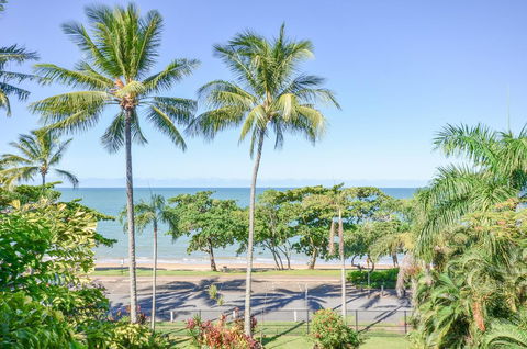 Roydon Beachfront Apartments - Accommodation China 9