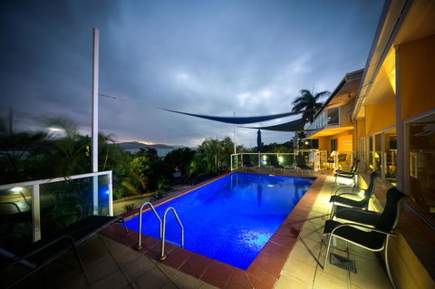 Sunlit Waters Studio Apartments - Accommodation Asia 2