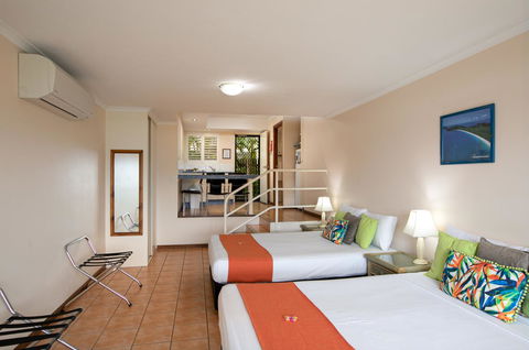 Sunlit Waters Studio Apartments - Accommodation Asia 29