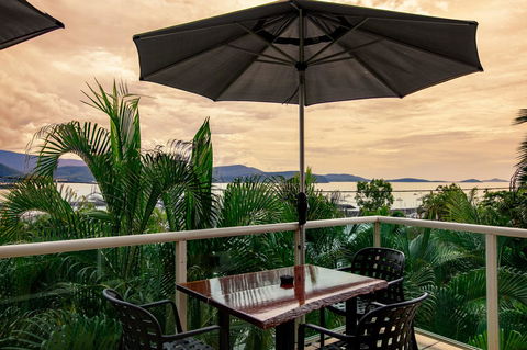 Sunlit Waters Studio Apartments - Accommodation Asia 33