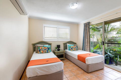 Sunlit Waters Studio Apartments - Accommodation Asia 37