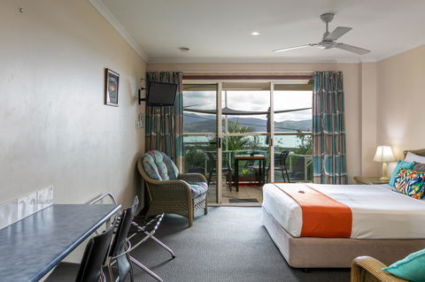 Sunlit Waters Studio Apartments - Accommodation Asia 10
