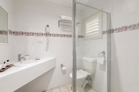 Sunlit Waters Studio Apartments - Accommodation Asia 20