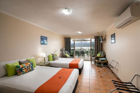 Sunlit Waters Studio Apartments - Accommodation Asia 23