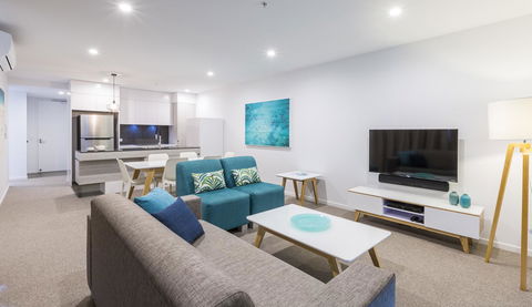 Boardwalk Burleigh Beach - Official - Accommodation Asia 17