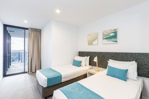 Boardwalk Burleigh Beach - Official - Accommodation Asia 10