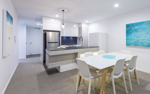 Boardwalk Burleigh Beach - Official - Accommodation Asia 29