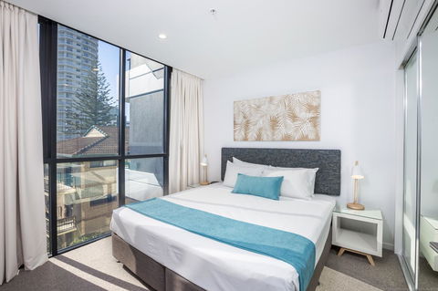 Boardwalk Burleigh Beach - Official - Accommodation Asia 37