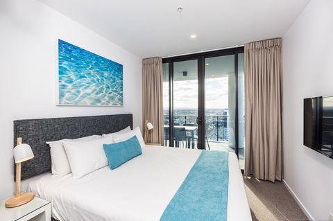 Boardwalk Burleigh Beach - Official - Accommodation Asia 13