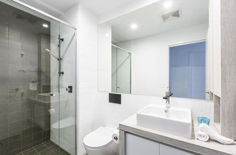 Boardwalk Burleigh Beach - Official - Accommodation Asia 33