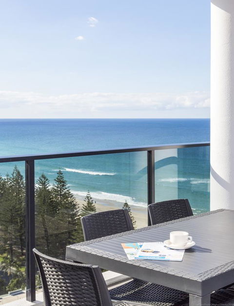 Boardwalk Burleigh Beach - Official - Accommodation Asia 24