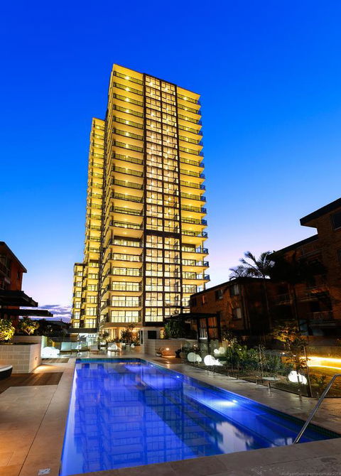 Boardwalk Burleigh Beach - Official - Accommodation Asia 7