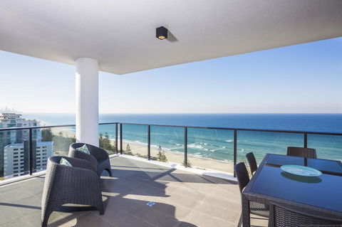 Boardwalk Burleigh Beach - Official - Accommodation Asia 2