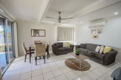 Airlie Apartments - Accommodation Asia 3