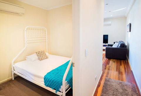 Airlie Apartments - Accommodation Asia 23