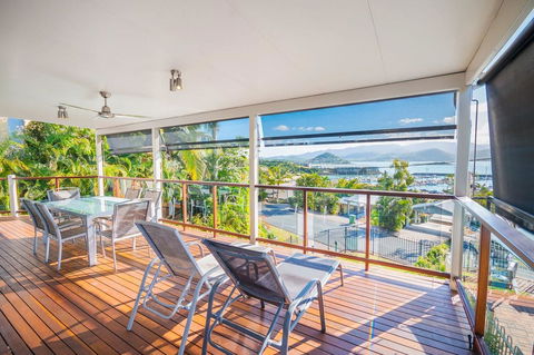 Airlie Apartments - Accommodation Asia 21
