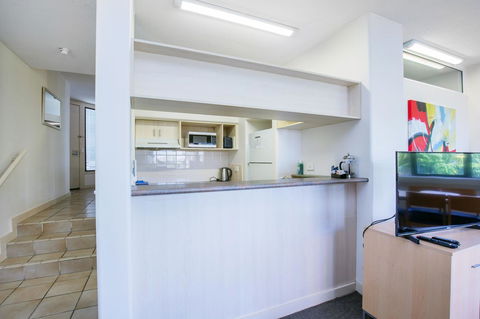 Tiki Hotel Apartments Surfers Paradise - Accommodation Asia 9
