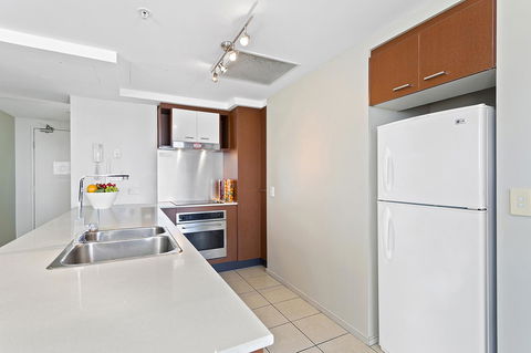Beach Stay - Ocean & Riverview Resort Chevron Renaissance Central Surfers Paradise - Accommodation Asia 5
