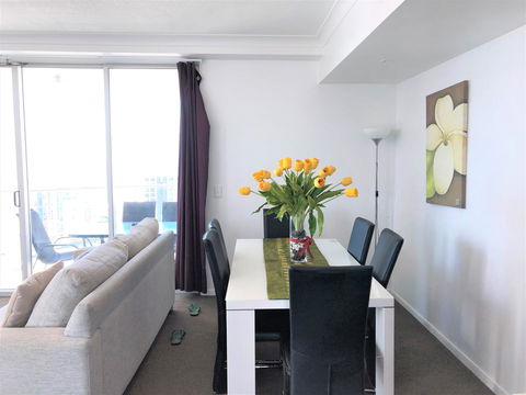 Beach Stay - Ocean & Riverview Resort Chevron Renaissance Central Surfers Paradise - Accommodation Asia 4