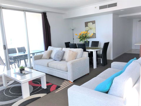 Beach Stay - Ocean & Riverview Resort Chevron Renaissance Central Surfers Paradise - Accommodation Asia 18
