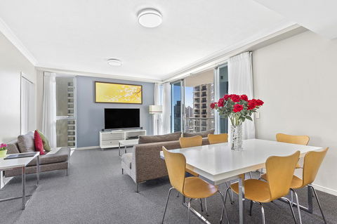 Beach Stay - Ocean & Riverview Resort Chevron Renaissance Central Surfers Paradise - Accommodation Asia 10