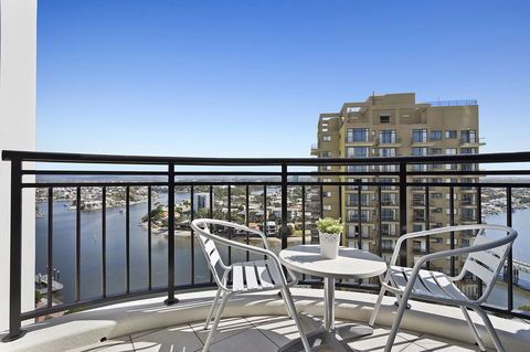 Beach Stay - Ocean & Riverview Resort Chevron Renaissance Central Surfers Paradise - Accommodation Asia 13