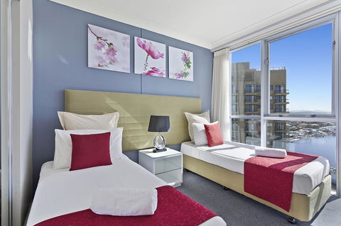 Beach Stay - Ocean & Riverview Resort Chevron Renaissance Central Surfers Paradise - Accommodation Asia 9