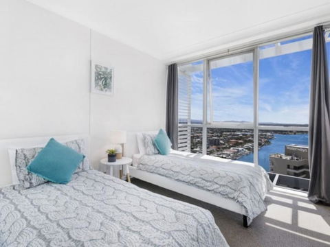 Beach Stay - Ocean & Riverview Resort Chevron Renaissance Central Surfers Paradise - Accommodation Asia 2