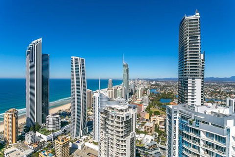 Beach Stay - Ocean & Riverview Resort Chevron Renaissance Central Surfers Paradise - Accommodation Asia 23