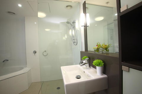 Monaco Caloundra - Accommodation Asia 35